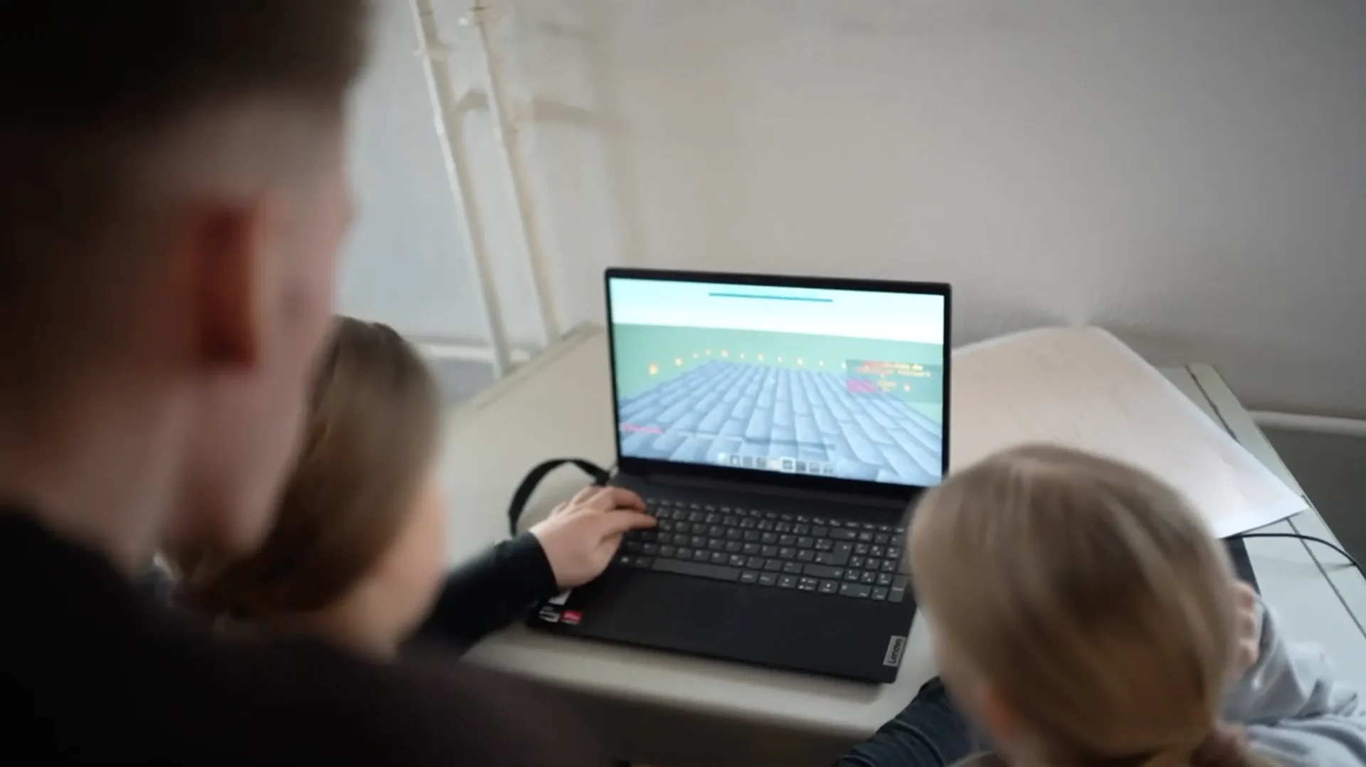 Regisseur_ beim Minecraft-Projekt im Hort Abenteuerland